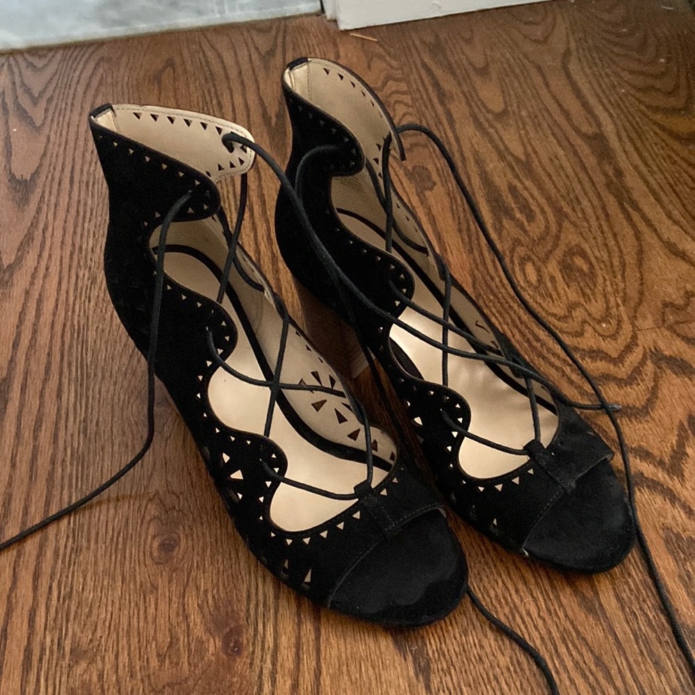 Heel lace up sandals